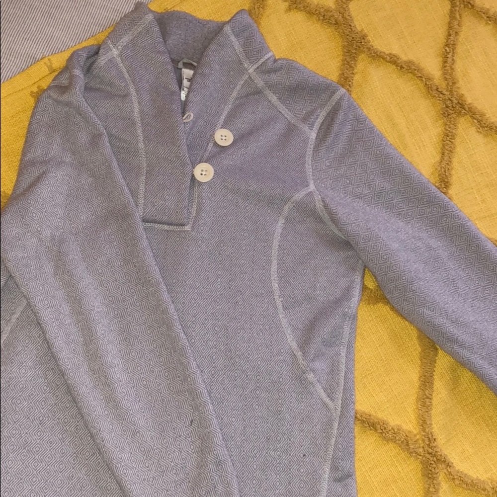 North face pull over